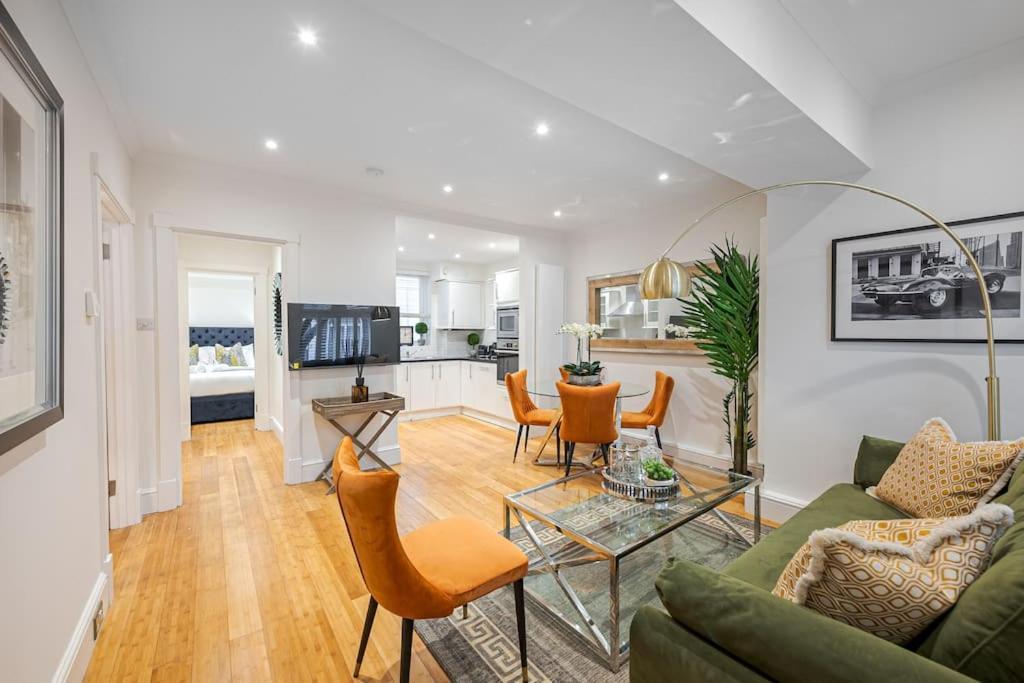 Chic Belgravia Hideaway With Private Patio 10 Mins To Harrods Apartament