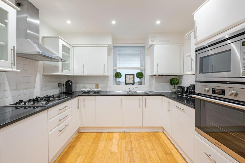 Chic Belgravia Hideaway With Private Patio 10 Mins To Harrods Apartament