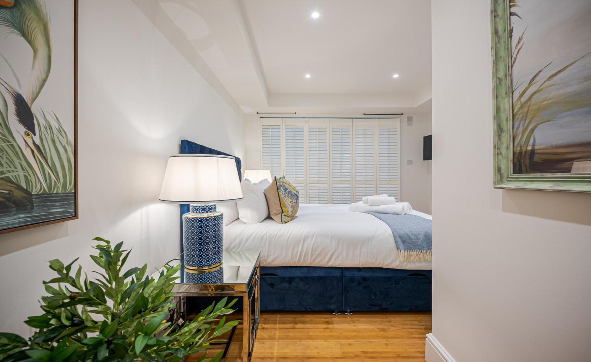 Chic Belgravia Hideaway With Private Patio 10 Mins To Harrods Londra